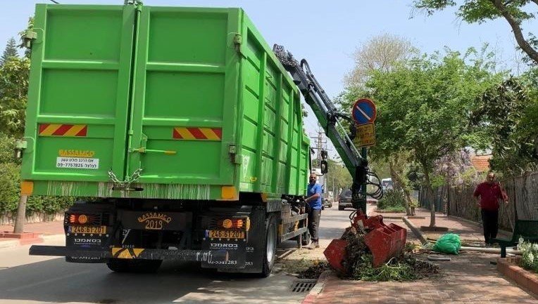 בקרה ומעקב אחר עבודתם של קבלני עיריית רעננה