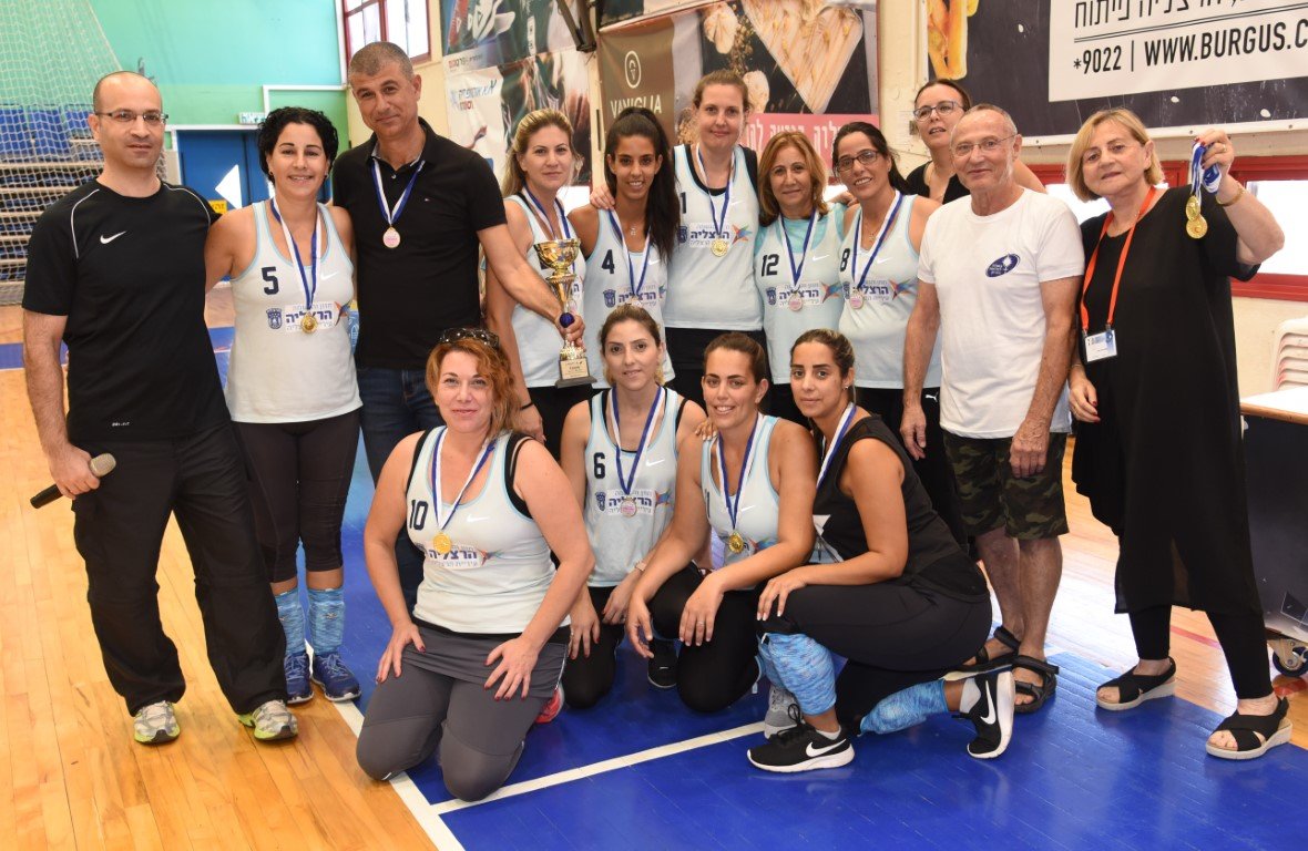 קבוצת הכדורשת של עייית הרצליה מקום ראשון בטורניר
