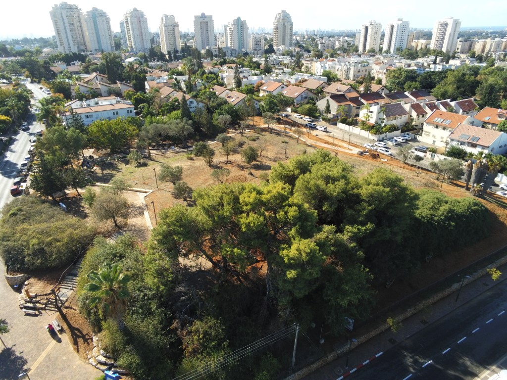 יער הרפתקאות טבעי בלב הרצליה הצעירה - מקומונט השרון ...