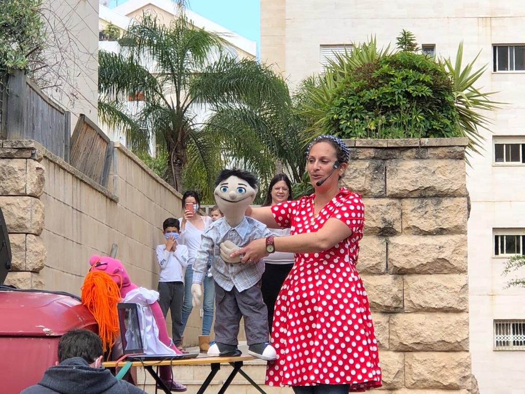 עיריית רעננה ממשיכה בעידוד תושבי העיר בשמחת החג במהלך משבר הקורונה